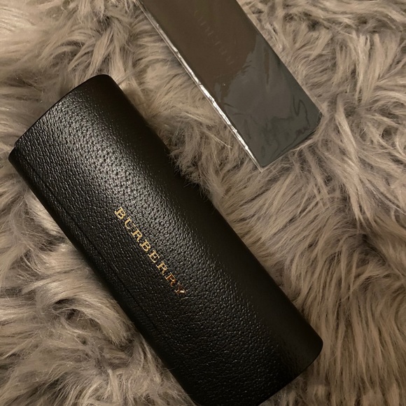 Brand New beautiful Burberry Sunglasses - Picture 10 of 10